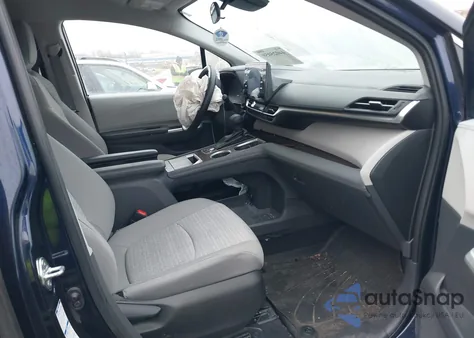 2022 Toyota Sienna Le z USA, uszkodzony, nr VIN 5TDKSKFC9NS064154